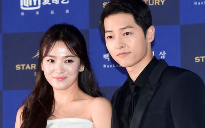Song Hye Kyo từng hôn một người trước mặt Song Joong Ki, phản ứng của chồng cũ gây chú ý