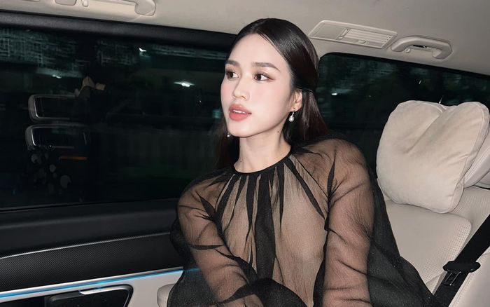 Hoa hậu Đỗ Thị Hà diện áo xuyên thấu, khoe phong thái chuẩn CEO