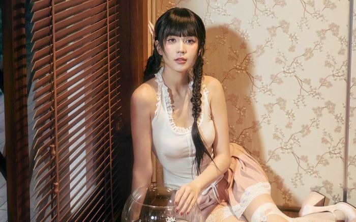 Ngọc Trinh hoá công chúa, tiếp tục ẩn ý chuyện đang yêu