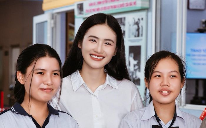 Đằng sau câu chuyện từ thiện trăm triệu của Hoa hậu Ý Nhi