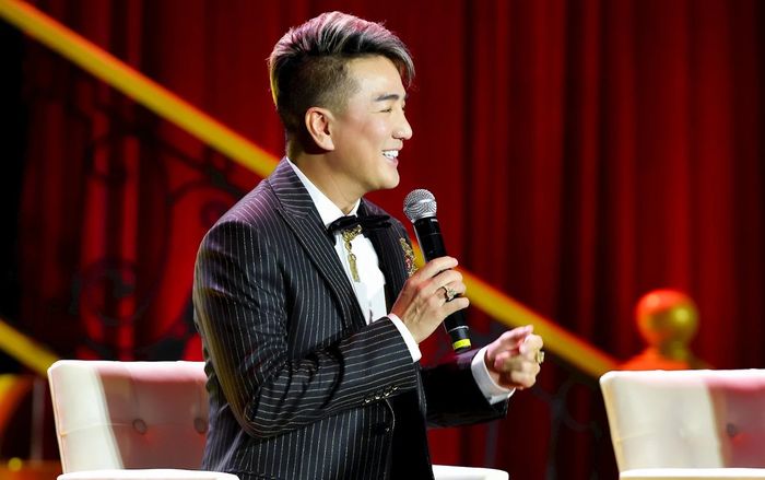 Đàm Vĩnh Hưng nói gì khi được hỏi: 'Vợ anh đâu rồi?'