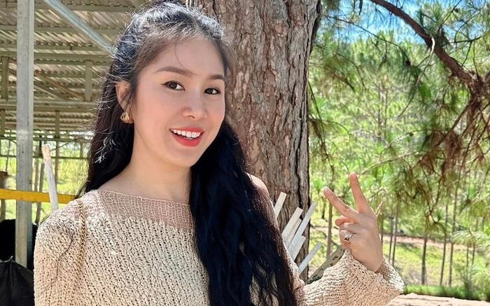 Lê Phương khoe bố mẹ chở cục kim cương 76kg tới thăm khi đang quay phim xa nhà
