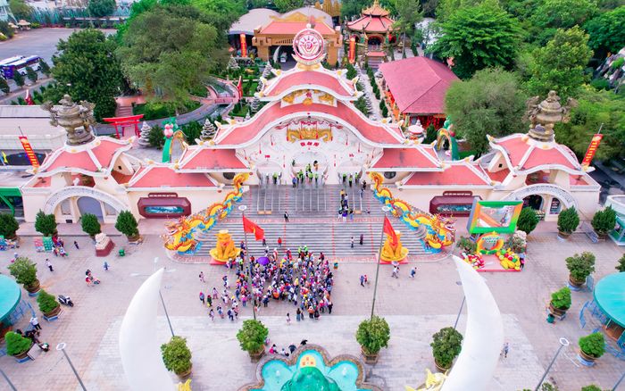 Đến hè Suối Tiên lại 'sốt', netizen tiết lộ mua vé tiết kiệm 100.000 đồng 'phút mốt'