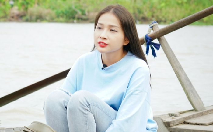 Khả Như về quê gặp lại bạn học cũ, khoe có 6 'đứa con'