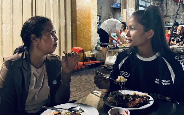 H'Hen Niê làm gì trong ngày kỉ niệm 6 năm hẹn hò với bạn trai nhiếp ảnh gia?