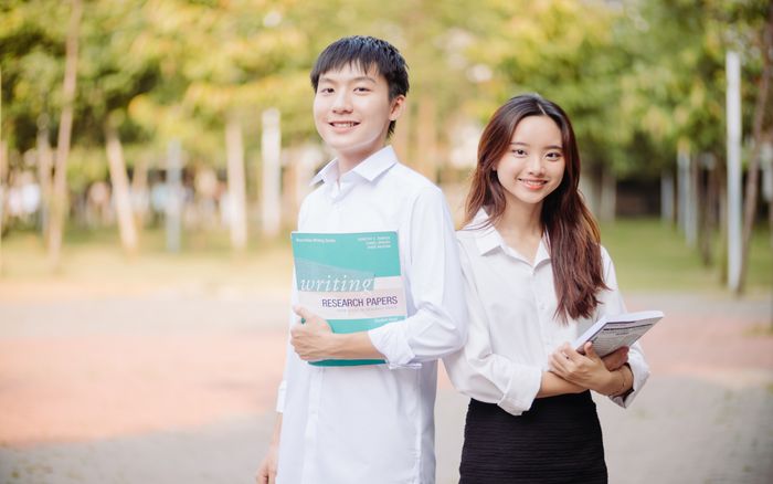 Sĩ tử 2k6 rủ nhau chọn trường nộp hồ sơ học bạ, nhiều ngành học hấp dẫn