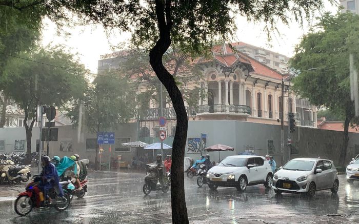 Thời tiết TPHCM những ngày tới: Mưa sẽ tăng cả về diện lẫn lượng