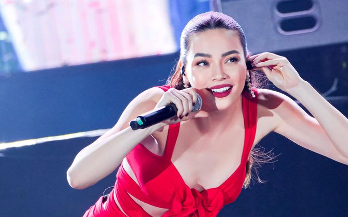 Hồ Ngọc Hà tiết lộ thời điểm làm liveshow 20 năm ca hát