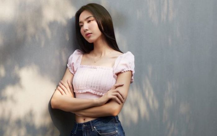 Hoa hậu Thùy Tiên thông báo chia tay