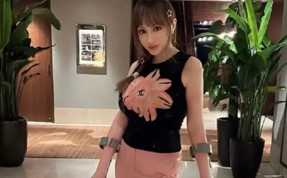 Nữ diễn viên giàu có đổ bệnh, sống một mình trong biệt thự triệu đô hậu ly hôn