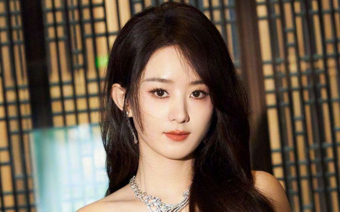 Triệu Lệ Dĩnh nhận được đãi ngộ chưa từng có nhờ Dữ Phượng Hành