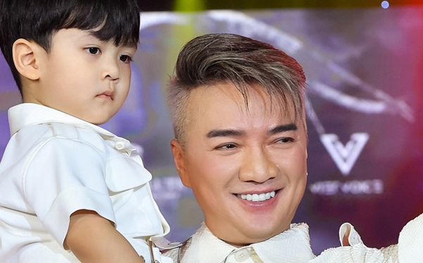 Đàm Vĩnh Hưng chi bao nhiêu tiền cho học phí của 3 người con?