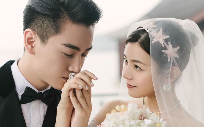 Trần Nghiên Hy lần đầu lộ diện giữa ồn ào ly hôn với Trần Hiểu, dân tình chỉ để ý đến ngón áp út