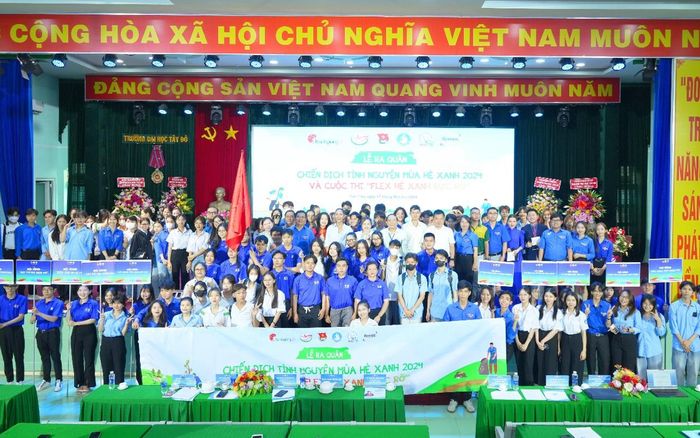 Remos tổ chức lễ ra quân chiến dịch tình nguyện mùa hè xanh 2024 và cuộc thi 'Flex hè xanh rực rỡ'