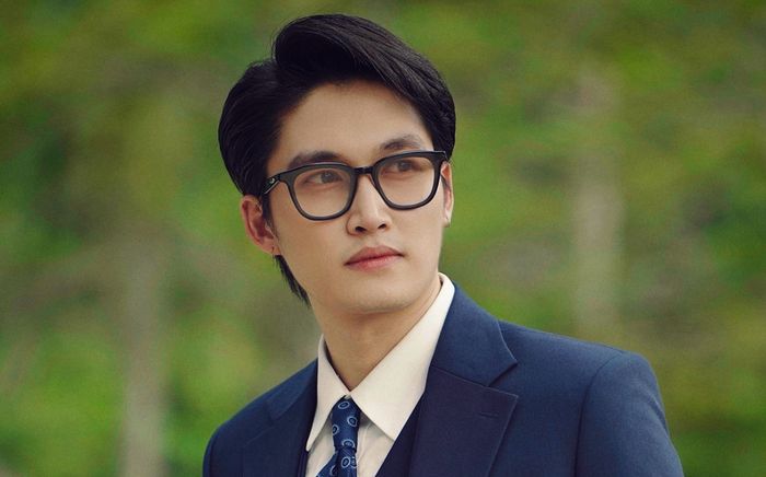 Đình Tú phủ nhận hẹn hò Huyền Lizzie?