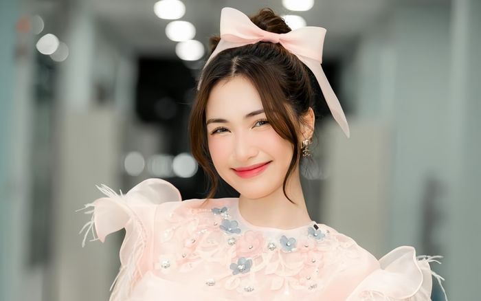 Hòa Minzy thoát 'mác' Thị Mầu