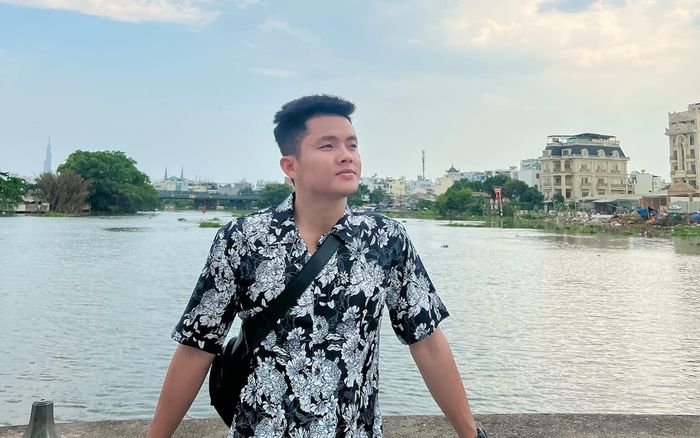 Chàng trai Long An có tên 'vừa tây vừa ta', thách đố ai đọc đúng