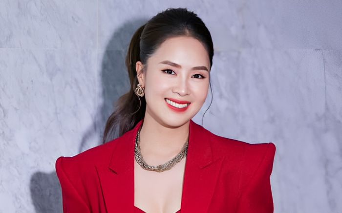 Trạm Cứu Hộ Trái Tim chưa hết, Hồng Diễm đã công bố dự án mới, còn kết hợp với 1 mỹ nam cực nổi tiếng