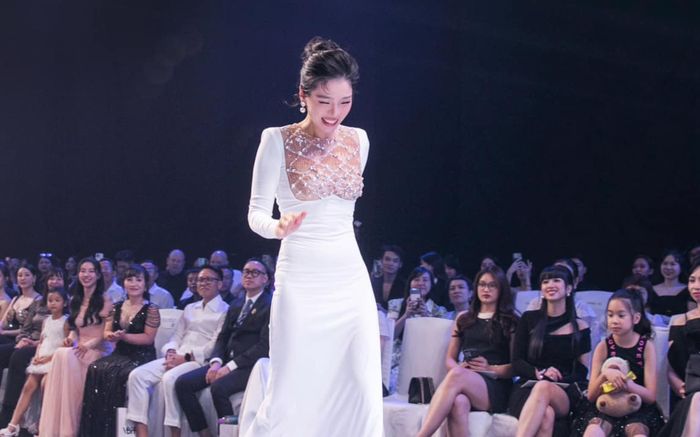 Chiếc váy giúp Lệ Quyên trở thành 'nữ hoàng' show thời trang