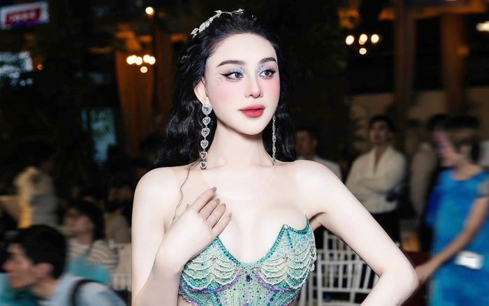 Lâm Khánh Chi 'mượn nợ' sau thông báo chia tay, lý do gây chú ý