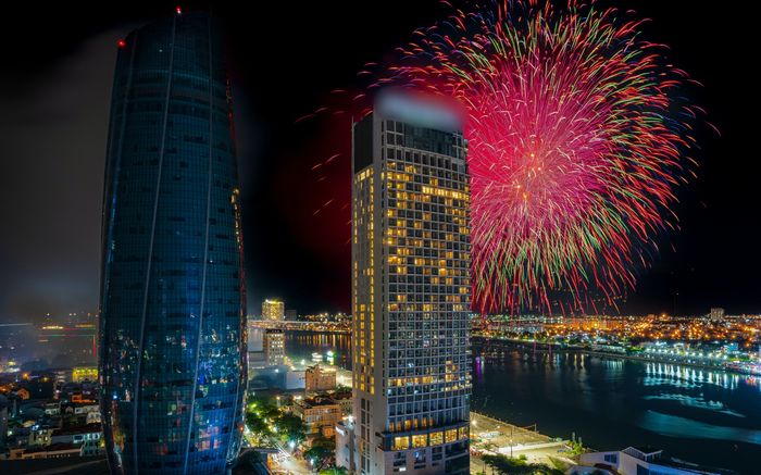 Lượng vé máy bay đến Đà Nẵng tăng mạnh do sức hút của Lễ hội Pháo hoa Quốc tế 2024