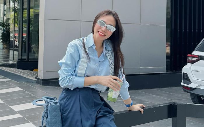 Đàm Thu Trang đưa hai nhóc tỳ đi nghỉ hè, vóc dáng mẹ bỉm đáng ngưỡng mộ