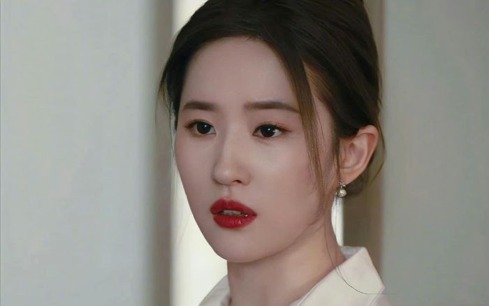 'Con gái' Lưu Diệc Phi bị chê thậm tệ vì không xứng làm con nữ thần