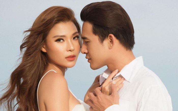 Sắc vóc xinh đẹp của Thúy Diễm khi xác nhận... 'mang bầu' sinh ba