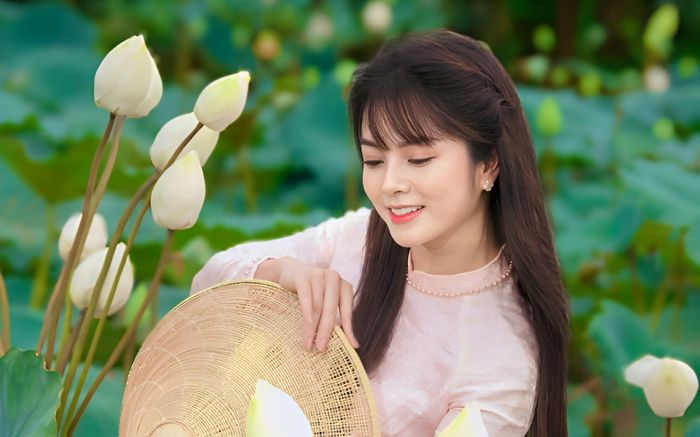 Phát sốt với diện mạo mới của Lệ Quyên