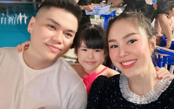 Lê Phương đón con trai ở quê lên đi du lịch hè, khoe khoảnh khắc hạnh phúc đáng ngưỡng mộ