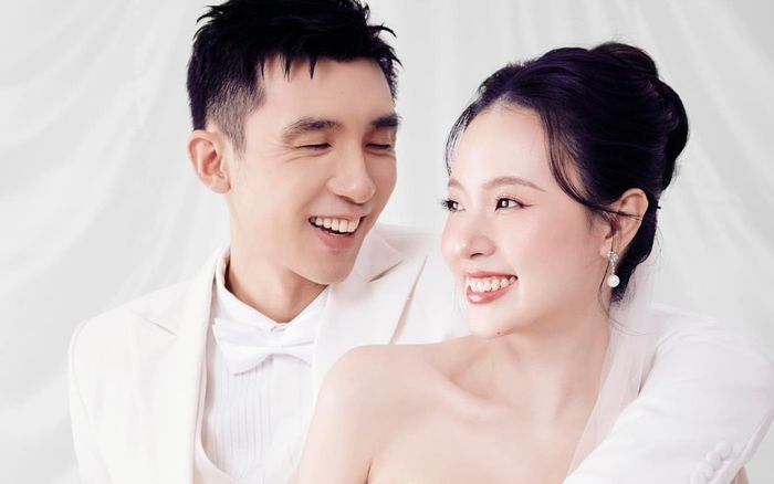 Midu công khai bộ ảnh cưới trước giờ G: Chú rể nở nụ cười rạng rỡ cạnh cô dâu