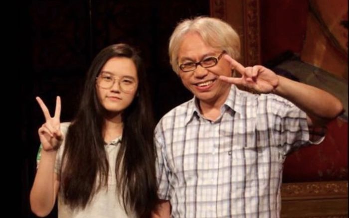 Vợ trẻ của nam nhạc sĩ mới qua đời hoá điên, lang thang ngoài đường