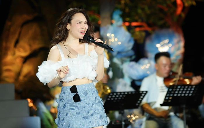 Fan gợi ý đổi giờ làm liveshow, Mỹ Tâm phản ứng ra sao?