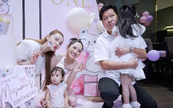 Con gái Trường Giang hiếm hoi xuất hiện, visual 'xinh như công chúa' chiếm spotlight