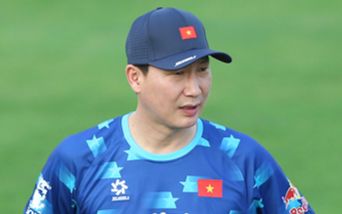 HLV Kim Sang Sik cắt đứt mạch 6 trận thua thời Troussier?