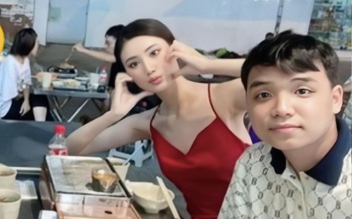 Bạn trai Hoa hậu Ý Nhi bình dị khi yêu