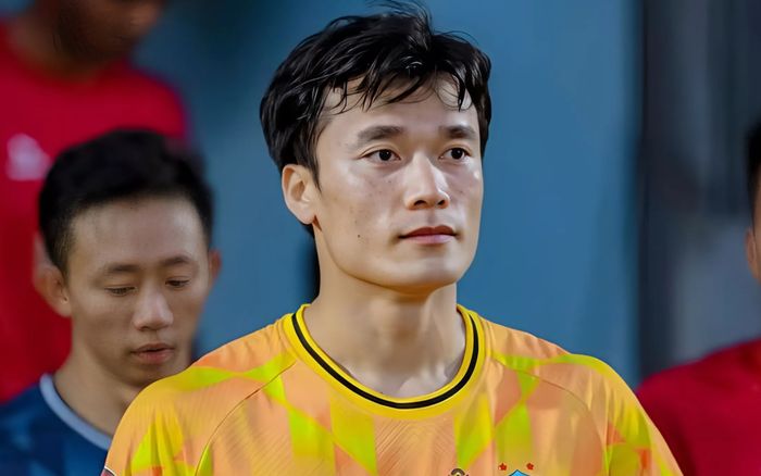 Thủ môn Bùi Tiến Dũng sẽ được bầu Đức 'thưởng to' với hợp đồng mới