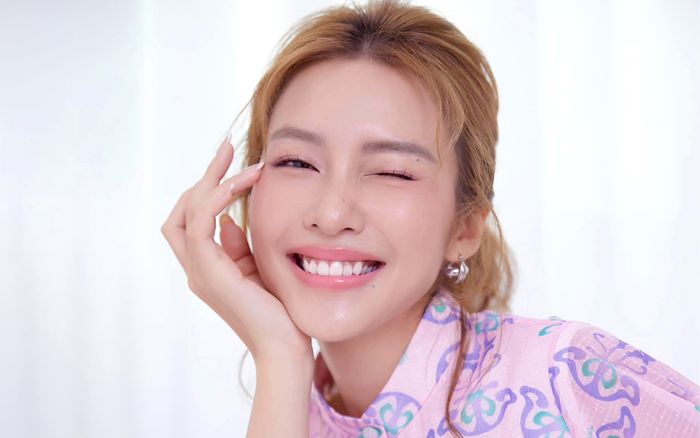 Khả Ngân bất ngờ thông báo tin vui đầu tháng, dân tình chúc mừng không ngớt