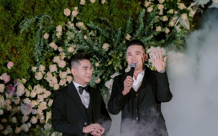 Thanh Đoàn cầu hôn Hà Trí Quang bằng chiếc nhẫn kim cương 'siêu to'