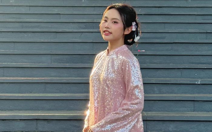 Phương Mỹ Chi rối rắm trước câu hỏi của bạn học cùng lớp