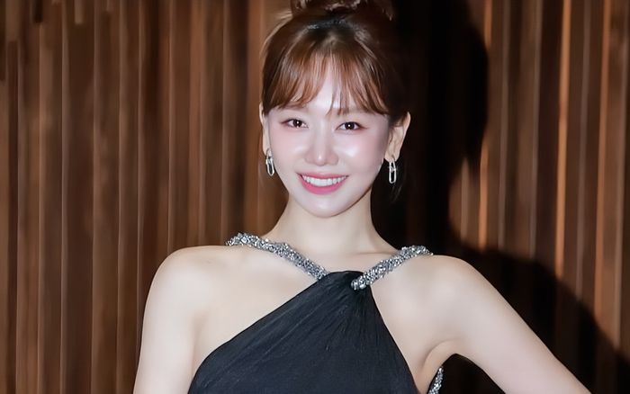 Hari Won bất ngờ nhận được hoa từ người đặc biệt không phải Trấn Thành