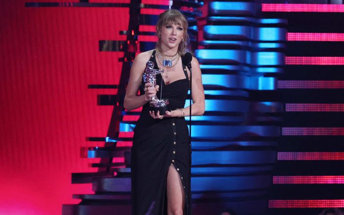 Đồng nghiệp nói về Taylor Swift: 'Cô ấy là một biểu tượng'