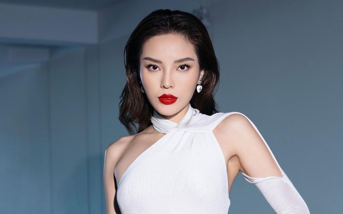 Diện mạo mới của Hoa hậu Kỳ Duyên trong ngày đi thi lại hoa hậu