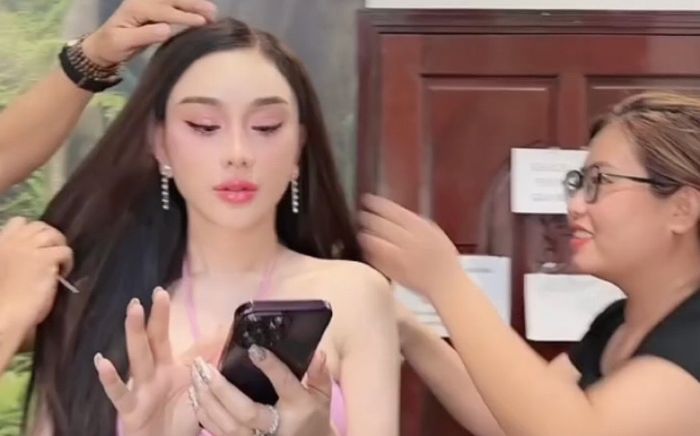 Lâm Khánh Chi tung hậu trường mặc đồ bơi: Lộ rõ làn da trắng sáng, thân hình hoàn hảo bất ngờ