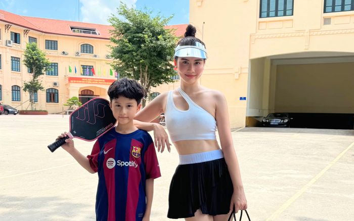 Huyền Lizzie cho quý tử 'lên chức'