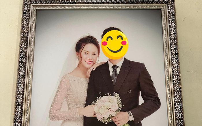 'Bạn gái' Đình Tú công khai ảnh cưới