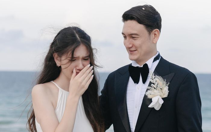 Hành động gây chú ý của em gái trong đám cưới thủ môn Đặng Văn Lâm