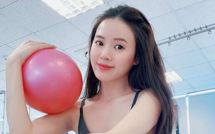 Midu lộ mặt mộc, bừng sáng nhan sắc 'không tuổi'