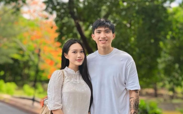 Vợ Đoàn Văn Hậu bất ngờ bị chê