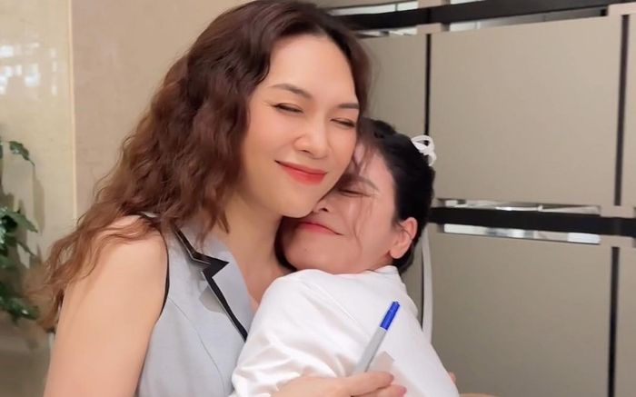 Trương Quỳnh Anh xúc động trước hành động của Mỹ Tâm